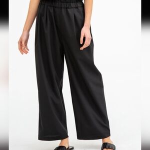 Jarbo Parker Pullon Casual Pant Relaxed Cropped ‎ Black Wide Leg Pants Size 1/M